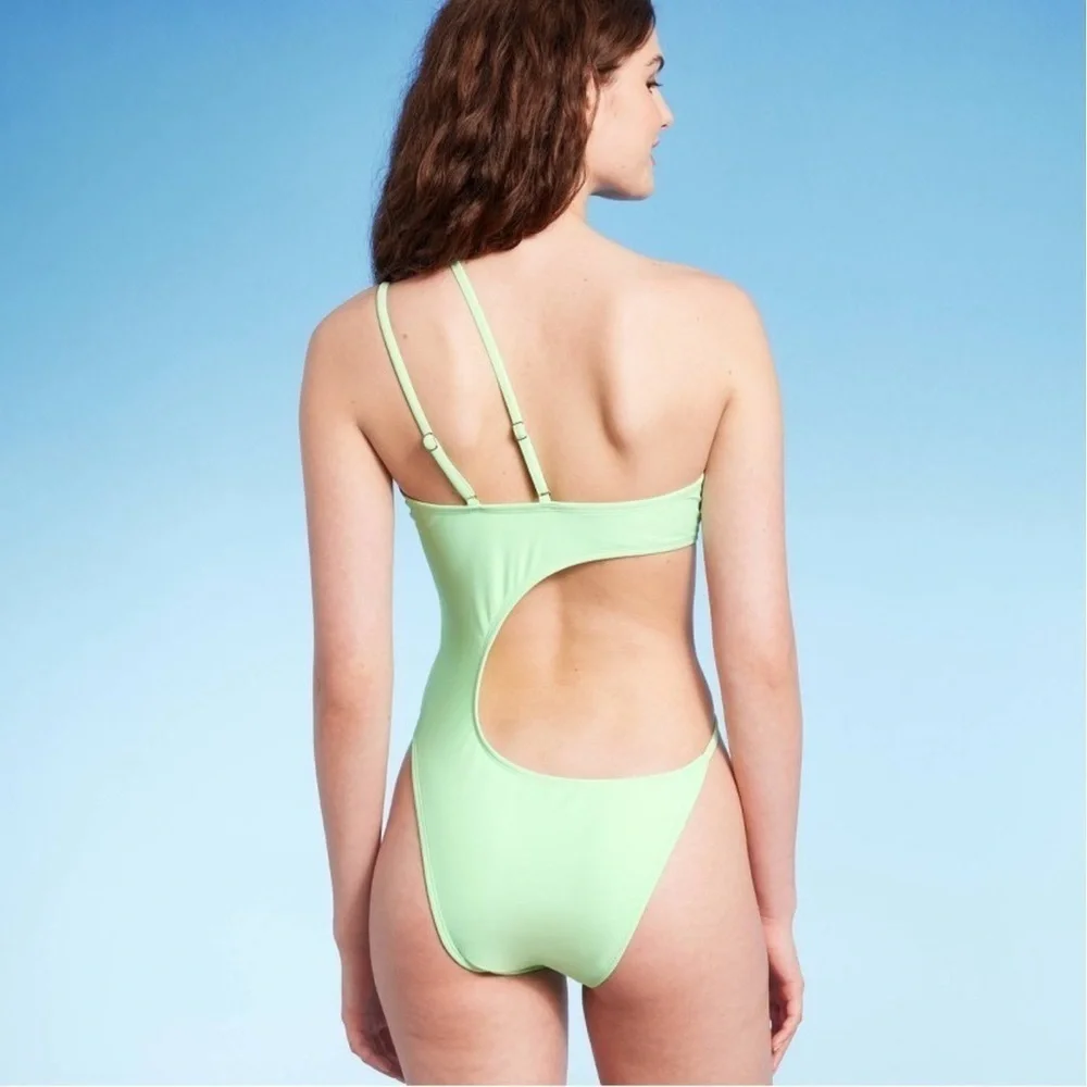 WILD FABLE One-shoulder one-piece swimsuit size medium NEW